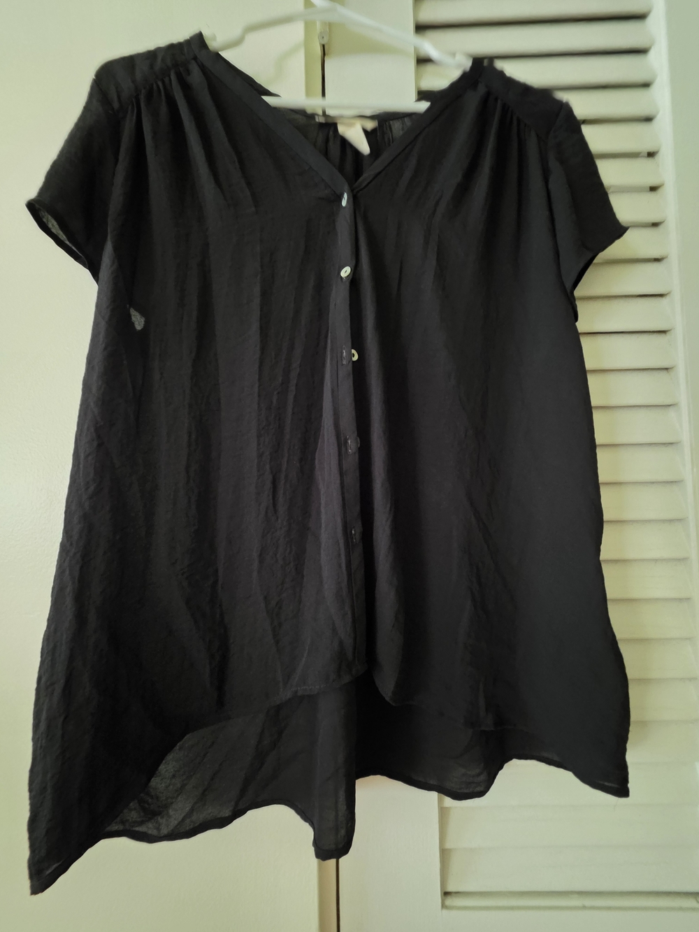 H&M Black Short-Sleeve Button Front Blouse